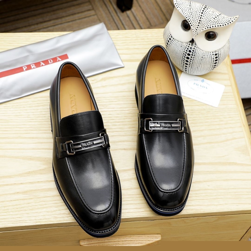 Pra*a leather shoes